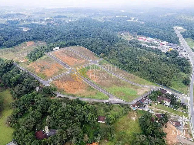 Terreno com 483m², à venda, no bairro Itinga em Joinville