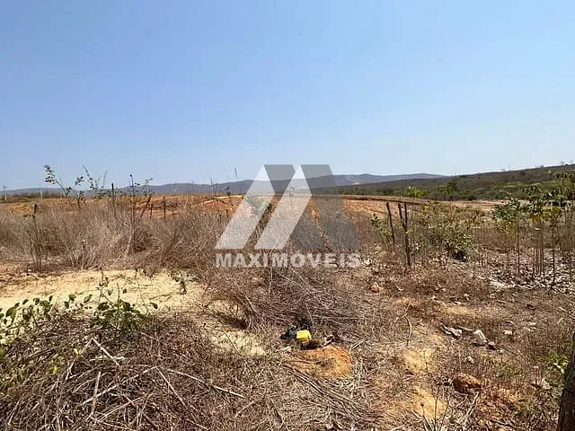 Terreno com 180m², à venda, no bairro São Francisco 02 em Araçuaí