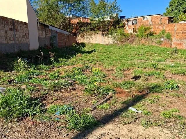 Terreno com 165m², à venda, no bairro Parque Jaraguá em Bauru