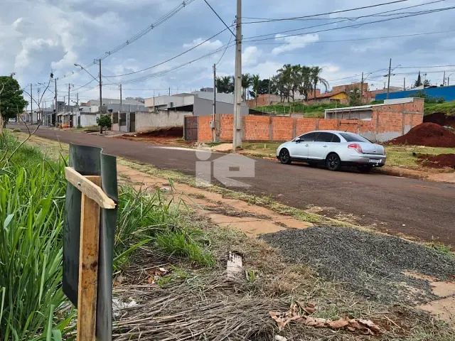Terreno com 300m², à venda, no bairro Jardim Interlagos II em Arapongas