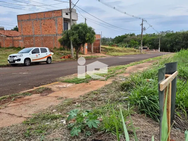 Terreno com 300m², à venda, no bairro Jardim Interlagos II em Arapongas
