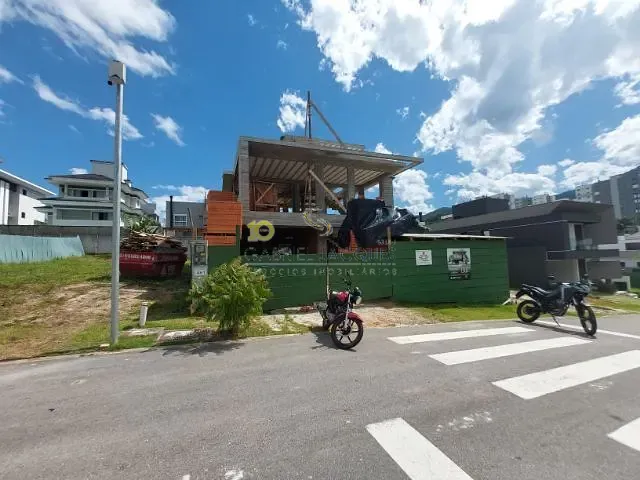 Terreno com 300m², à venda, no bairro Pedra Branca em Palhoça