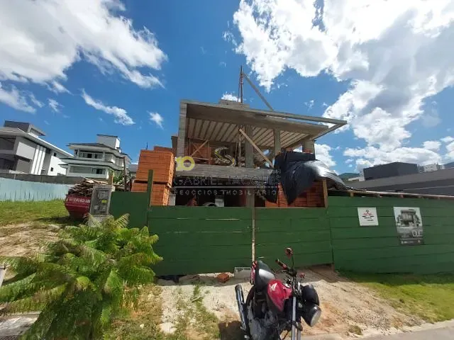 Terreno com 300m², à venda, no bairro Pedra Branca em Palhoça