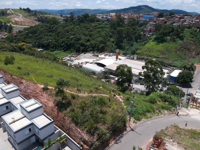 Terreno com 1681m², à venda, no bairro Chácara do Solar II (Fazendinha) em Santana de Parnaíba