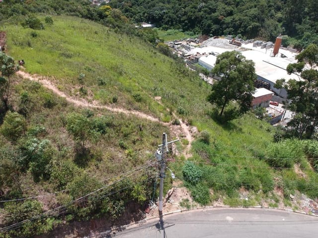 Terreno com 1681m², à venda, no bairro Chácara do Solar II (Fazendinha) em Santana de Parnaíba