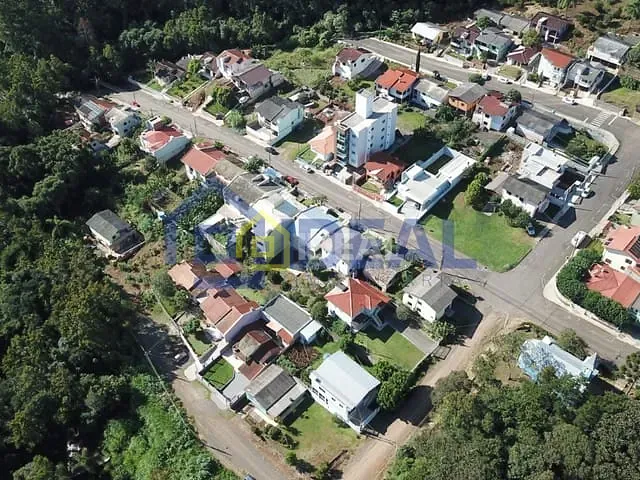 Terreno com 360m², à venda, no bairro Industriários em Concórdia