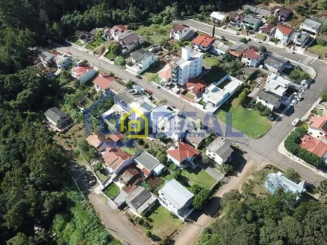 Terreno com 360m², à venda, no bairro Industriários em Concórdia