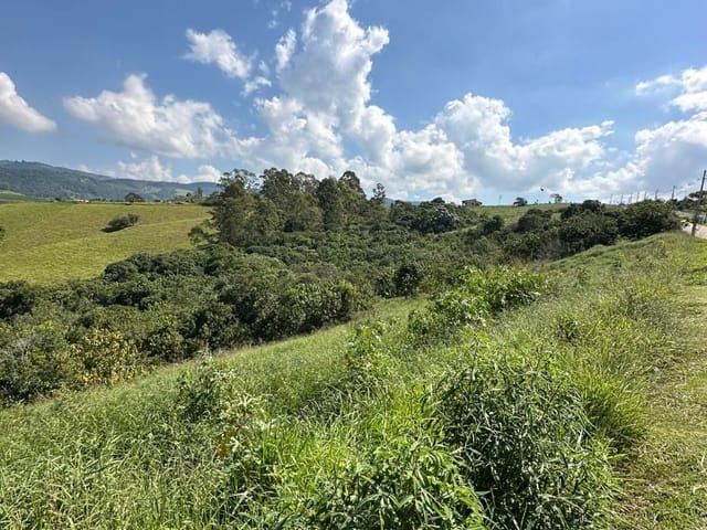 Terreno com 2073m², à venda, no bairro São Brás em Extrema