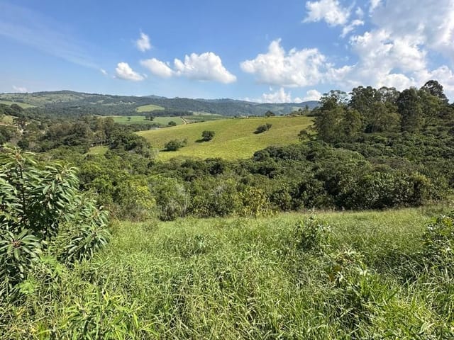 Terreno com 2073m², à venda, no bairro São Brás em Extrema