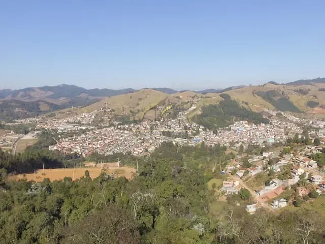 Terreno com 300m², à venda, no bairro Residencial Paraíso da Montanha em Piracaia