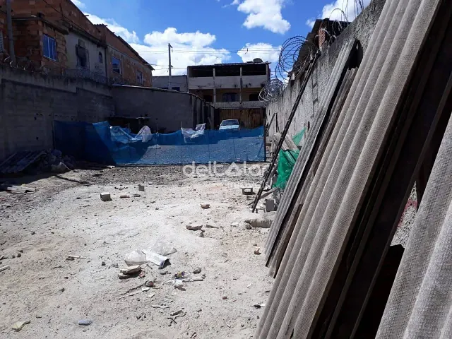 Terreno com 310m², à venda, no bairro Planalto em Belo Horizonte