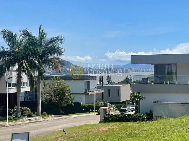 Terreno com 1477m², à venda, no bairro Cacupé em Florianópolis