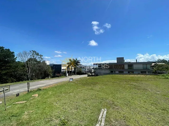 Terreno com 1477m², à venda, no bairro Cacupé em Florianópolis
