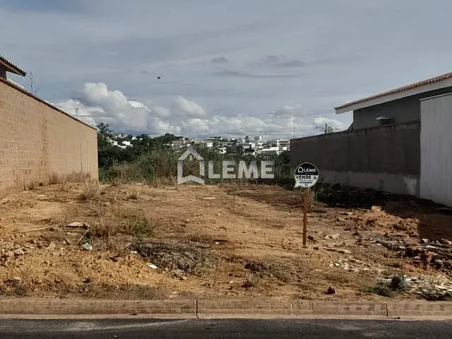 Terreno com 306m², à venda, no bairro Jardim Boa Vista em Mococa