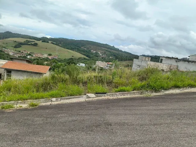 Terreno com 200m², à venda, no bairro JARDIM IMPERIAL em Poços de Caldas