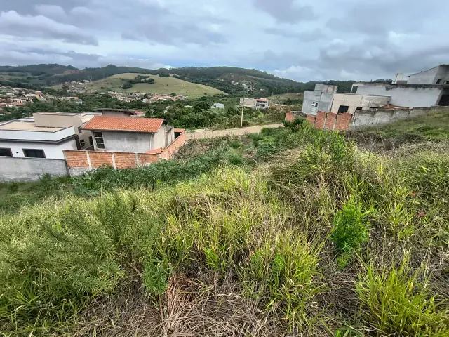 Terreno com 200m², à venda, no bairro JARDIM IMPERIAL em Poços de Caldas