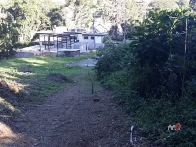 Terreno com 2394m², à venda, no bairro Carangola em Petrópolis