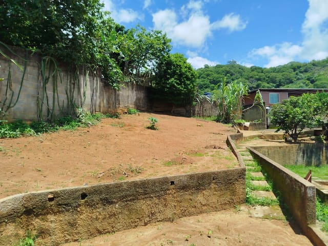 Terreno com 300m², à venda, no bairro Jardim Bandeirantes I em Cataguases