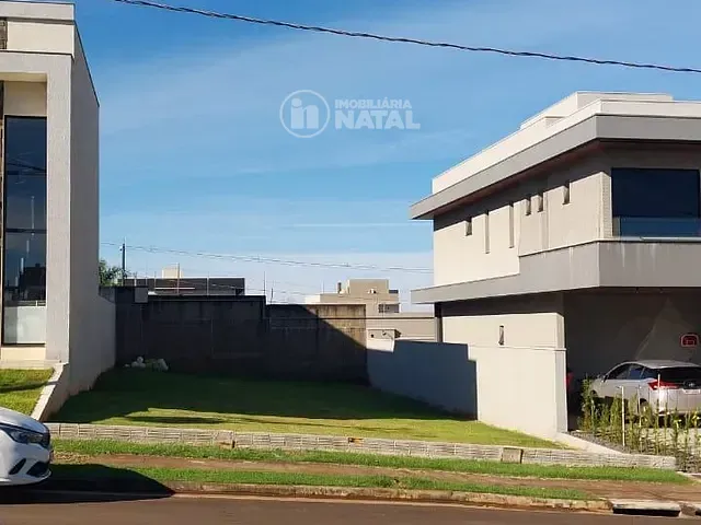Terreno com 260m², à venda, no bairro Conjunto Habitacional Alexandre Urbanas em Londrina