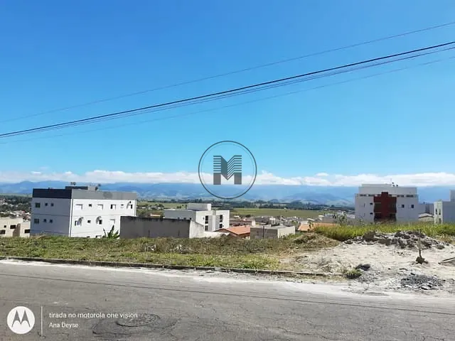 Terreno com 360m², à venda, no bairro Residencial Village Santana em Guaratinguetá