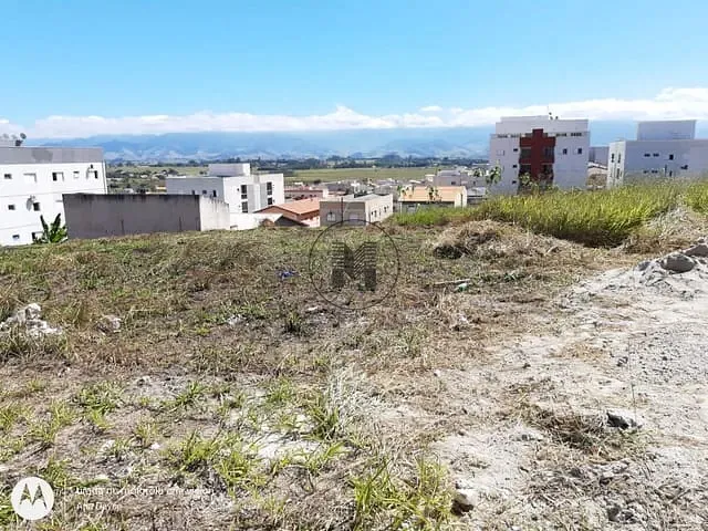 Terreno com 360m², à venda, no bairro Residencial Village Santana em Guaratinguetá