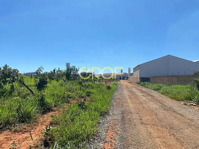Terreno com 360m², à venda, no bairro Parque da Colina II em Formosa