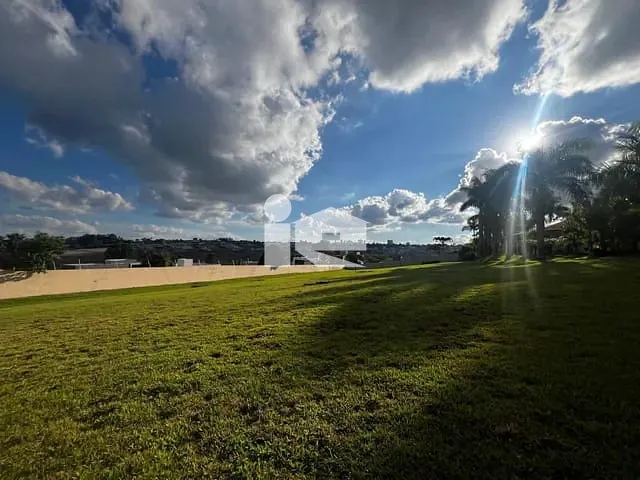 Terreno com 2500m², à venda, no bairro Condomínio Costa do Sol em Rolândia