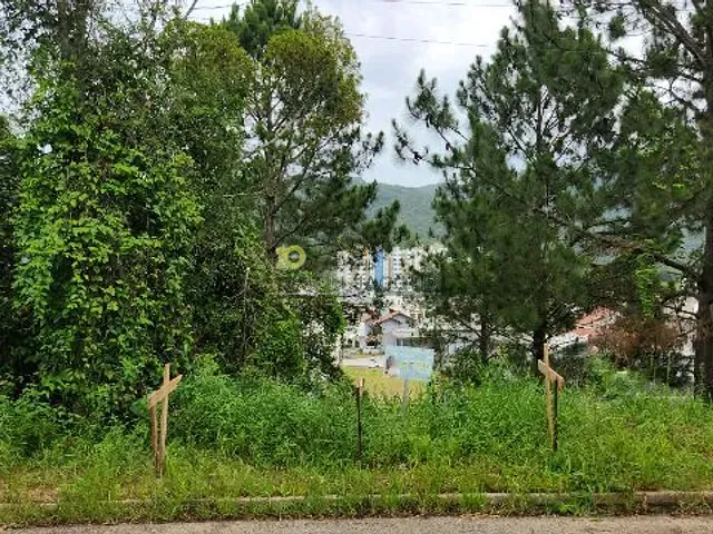 Terreno com 637m², à venda, no bairro Pedra Branca em Palhoça