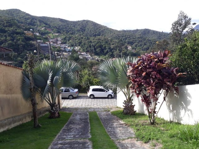 Terreno com 3947m², à venda, no bairro Retiro em Petrópolis