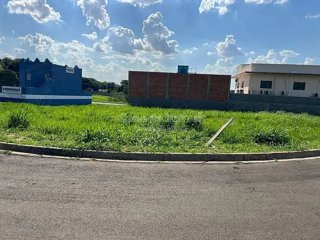 Terreno com 637m², à venda, no bairro Resedás em Holambra