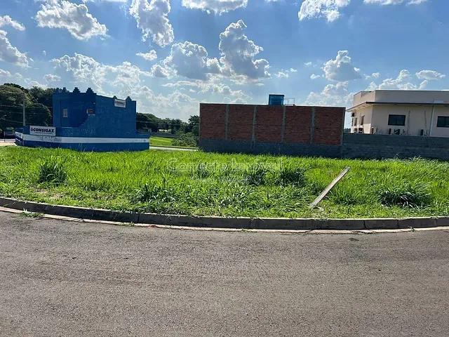 Terreno com 637m², à venda, no bairro Resedás em Holambra