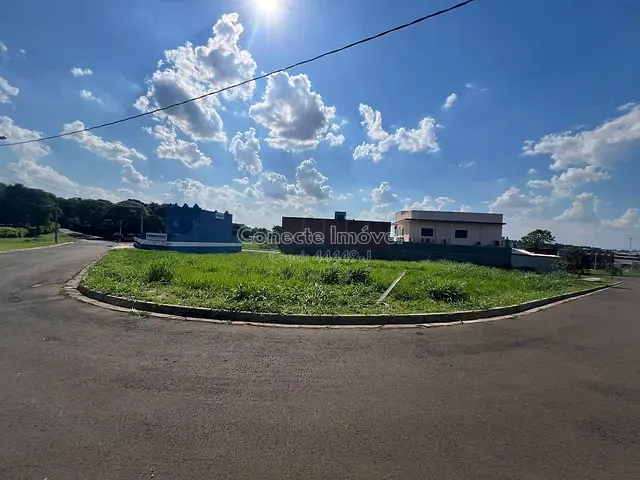 Terreno com 637m², à venda, no bairro Resedás em Holambra