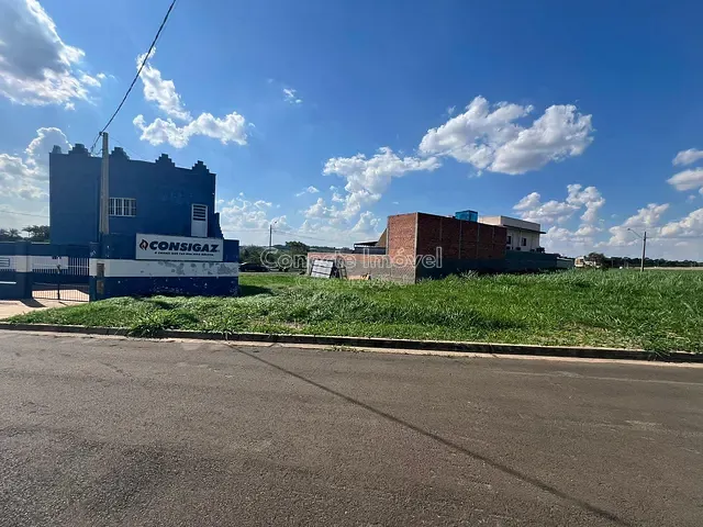 Terreno com 637m², à venda, no bairro Resedás em Holambra