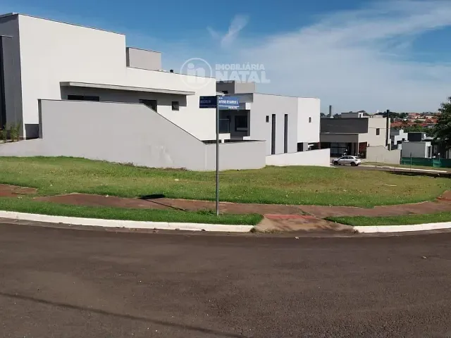 Terreno com 343m², à venda, no bairro Conjunto Habitacional Alexandre Urbanas em Londrina