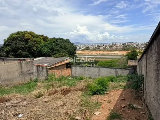 Terreno com 360m², à venda, no bairro São Bernardo em Belo Horizonte