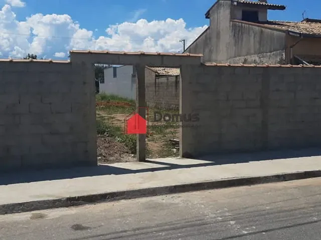 Terreno com 200m², à venda, no bairro Parque das Palmeiras em Pindamonhangaba