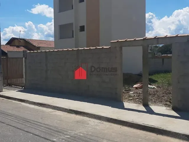 Terreno com 200m², à venda, no bairro Parque das Palmeiras em Pindamonhangaba