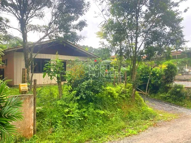 Terreno com 423m², à venda, no bairro Glória em Joinville