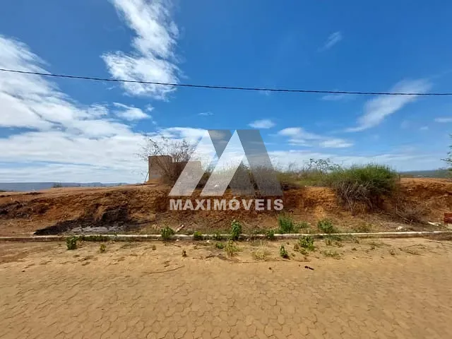 Terreno com 360m², à venda, no bairro São Geraldo em Araçuaí