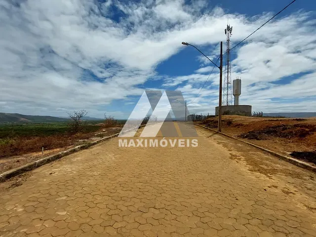 Terreno com 360m², à venda, no bairro São Geraldo em Araçuaí