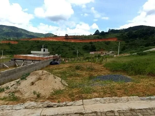 Terreno com 233m², à venda, no bairro Loteamento Vale das Hortênsias em Itajubá