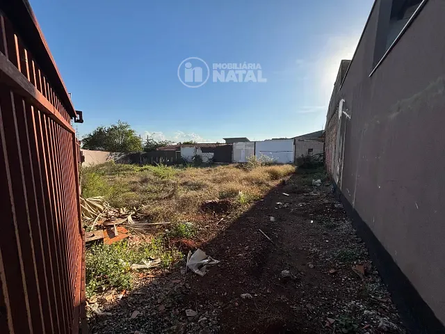 Terreno com 453m², à venda, no bairro Califórnia em Londrina