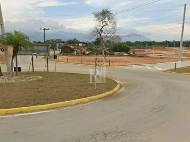 Terreno com 372m², à venda, no bairro Areão em Canelinha