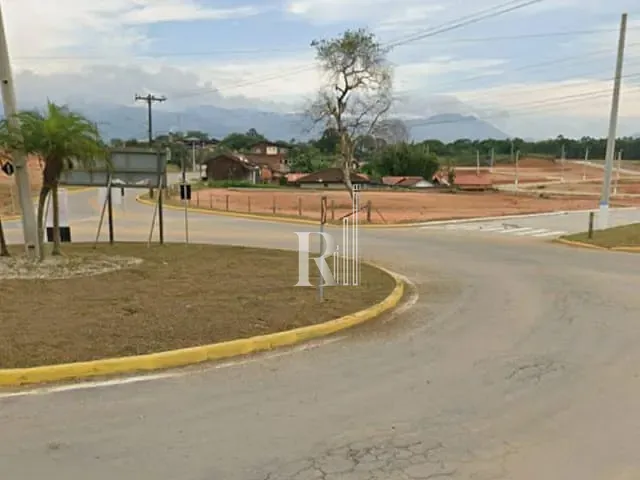 Terreno com 372m², à venda, no bairro Areão em Canelinha