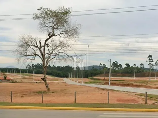 Terreno com 372m², à venda, no bairro Areão em Canelinha