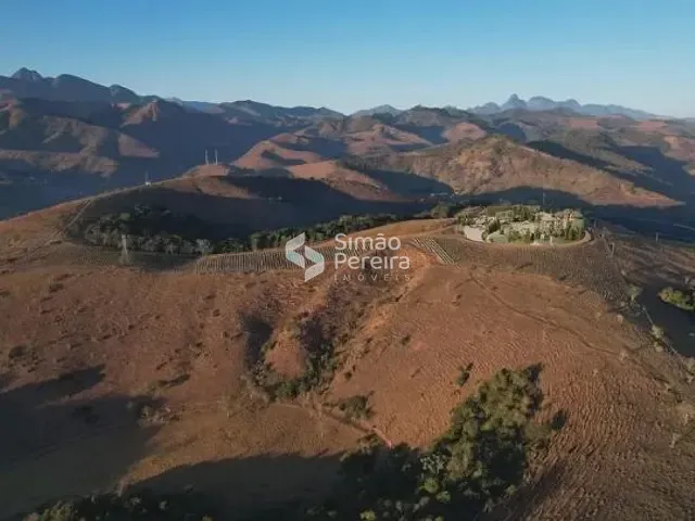 Terreno com 1550m², à venda, no bairro Areal  em Areal