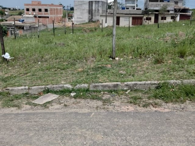 Terreno com 200m², à venda, no bairro Virgem Santa em Macaé
