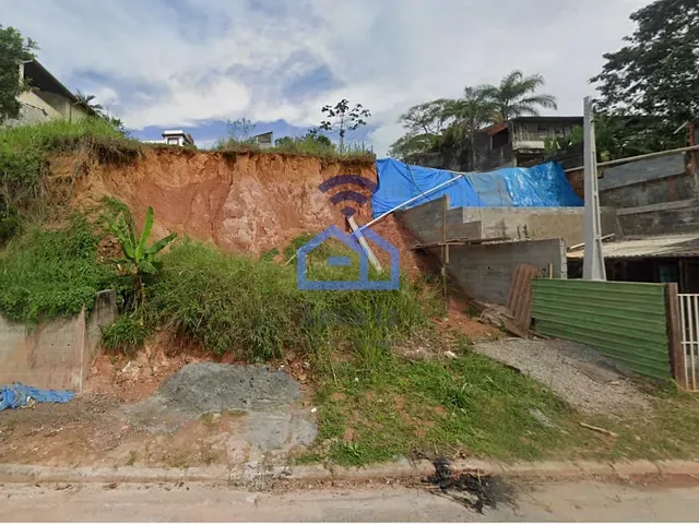 Terreno com 275m², à venda, no bairro Massaguaçu em Caraguatatuba