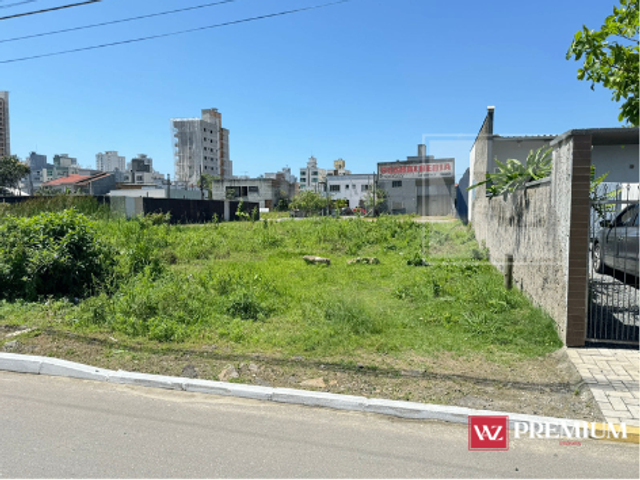 Terreno com 288m², à venda, no bairro Morretes em Itapema