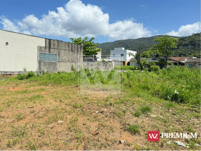 Terreno com 288m², à venda, no bairro Morretes em Itapema